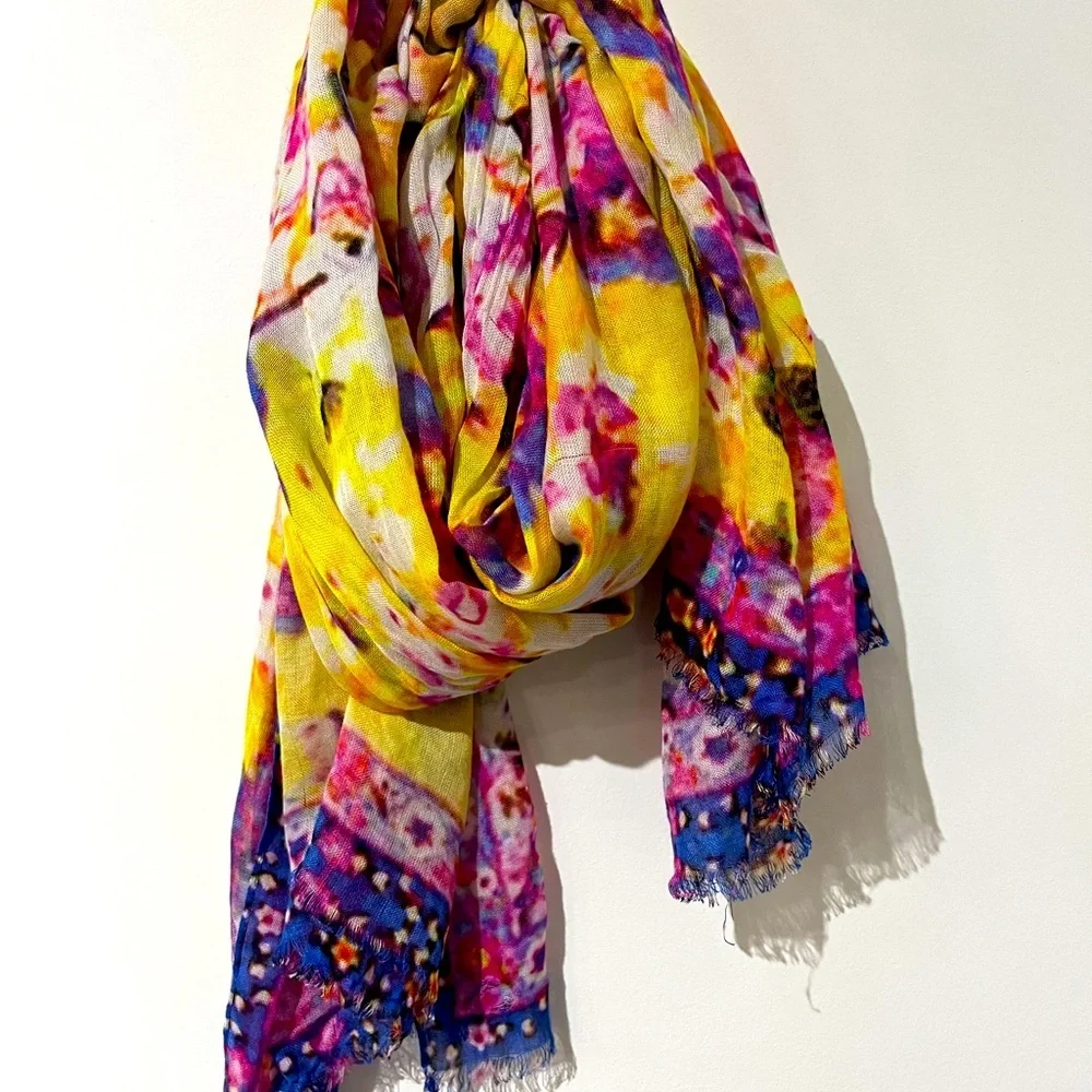 Neiman Marcus Scarf Large floral print